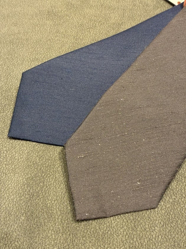 26SSオススメ〈Holliday＆Brown〉シルクシャンタン　ソリッドネクタイ