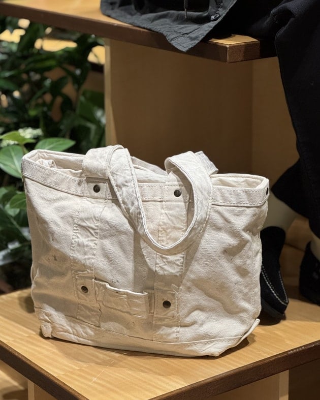 〈AUBERGE〉かっこいいツールバッグ