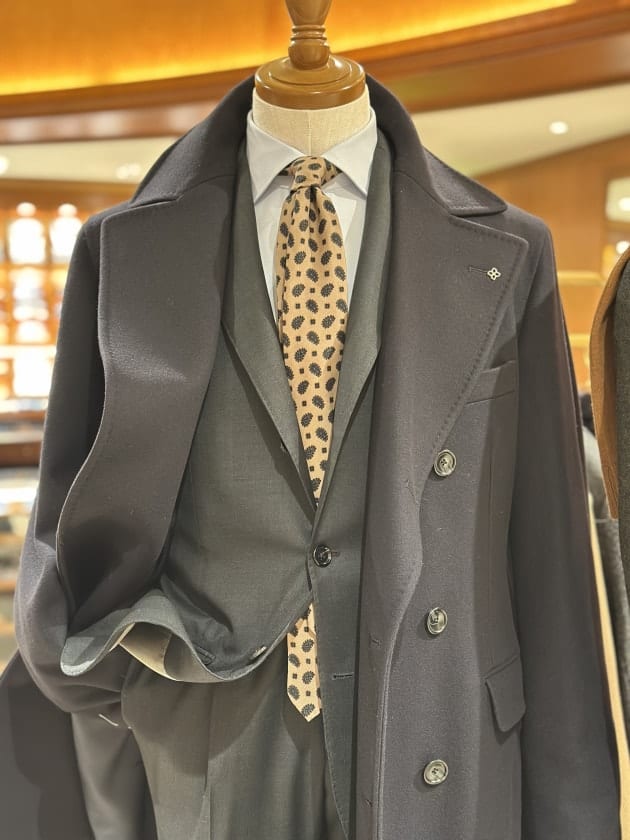 ダークグリーン　3ピーススーツ　Brilla per il gusto Brilla per il gusto＞ダークグリーンスーツスタイル｜ビームス 六本木