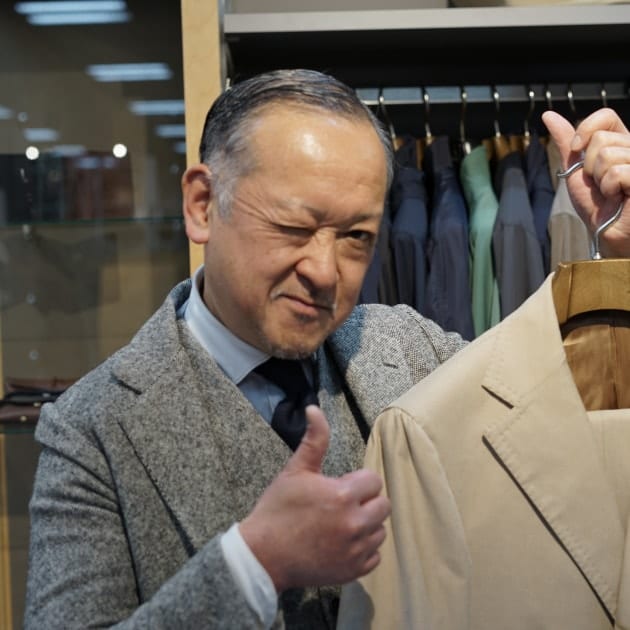 ティトアレグレット スーツ 44 beams f スティレラティーノ　ビームス Stile Latino〉同ブランドらしい洒落感のあるダブルブレステッドスーツ