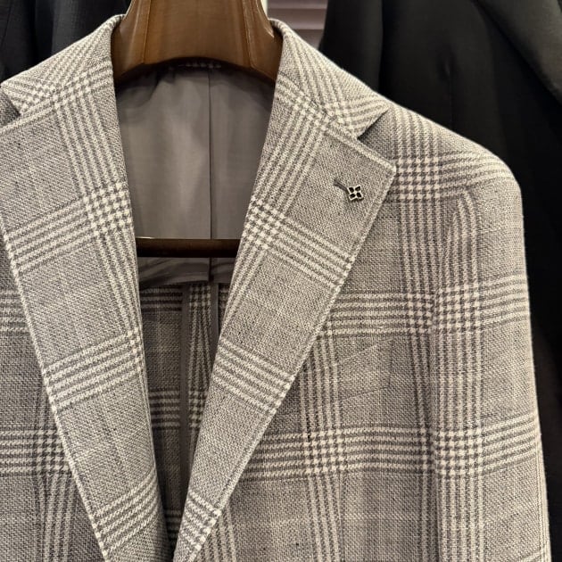 新作ジャケットのご紹介。