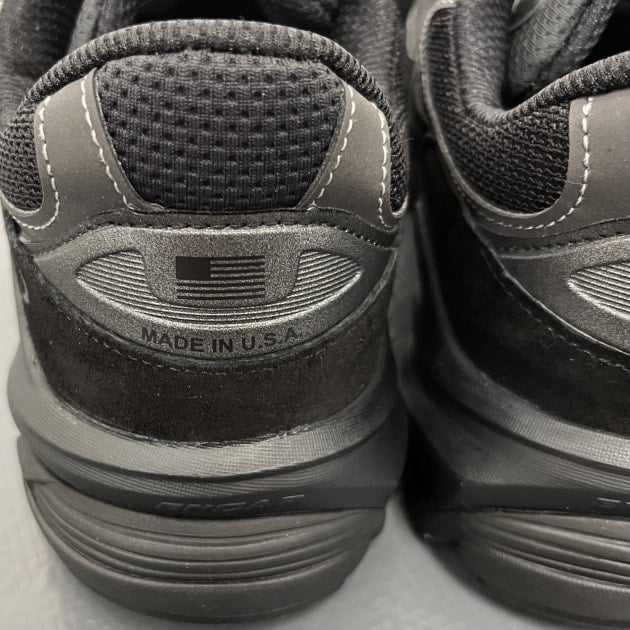 【がぶり寄りブログvol.12】〜New Balance 990v6“トリプルブラック”〜