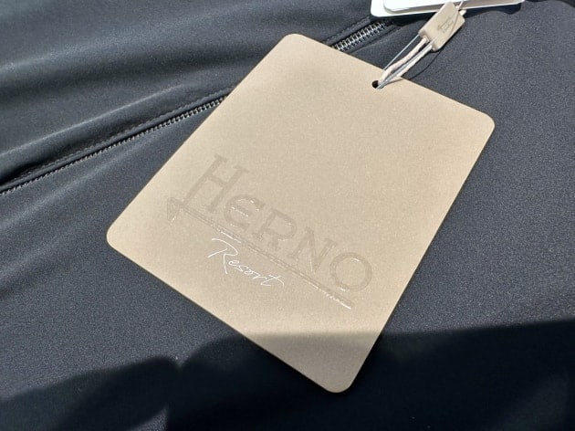 便利な＜HERNO(ヘルノ)＞「ちっちゃくなっちゃった」の1枚