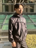 〈MONCLER〉コントラストのある素材使いが魅力的なフーデッドブルゾンEURIPILO。