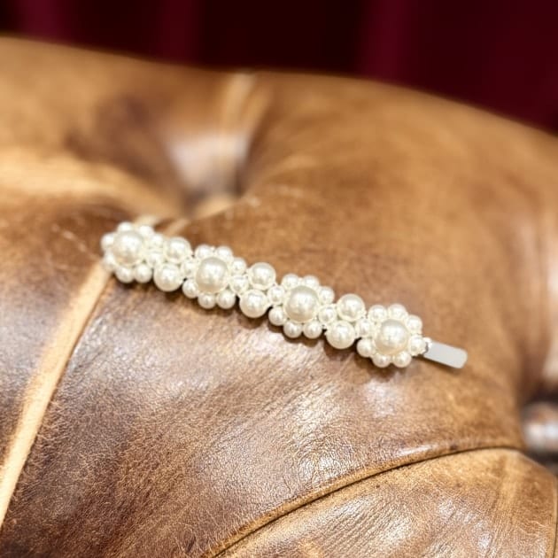 パールを纏う日常。〈Simone Rocha〉のヘアピン｜Vermeerist BEAMS