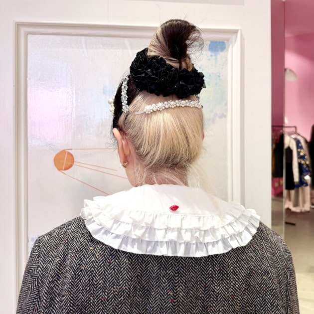 パールを纏う日常。〈Simone Rocha〉のヘアピン｜Vermeerist BEAMS