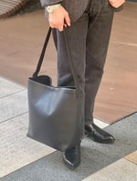 〈S.MANO〉ブランド史上、最も軽く且つ繊細に仕上げた新型バック！