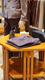 D.BROWN（ダークブラウン）という春の誘惑