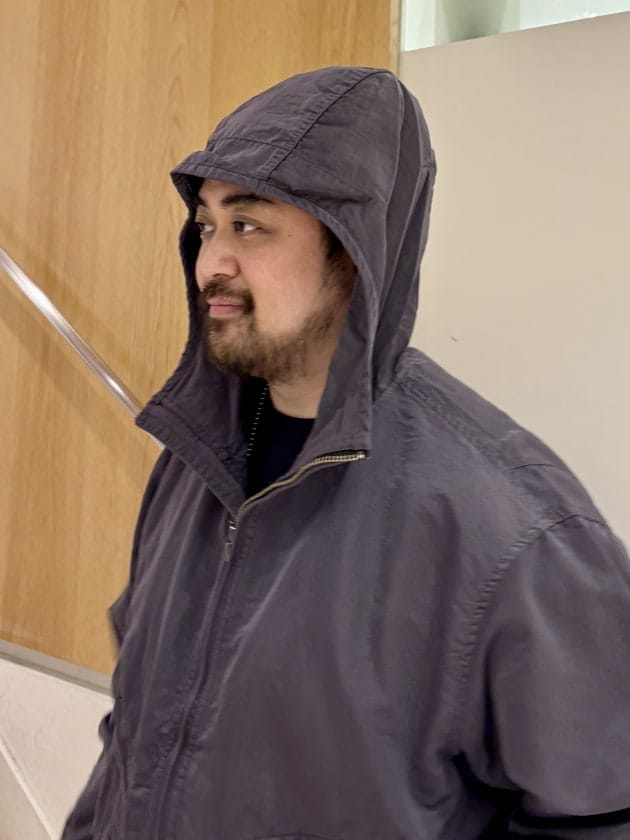 ミリタリー×テックの最適解。BEAMS Garment Dye Hood Blousonを着て