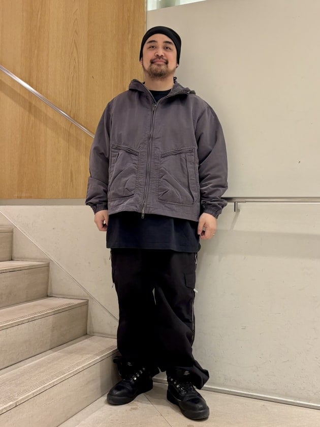 ミリタリー×テックの最適解。BEAMS Garment Dye Hood Blousonを着て