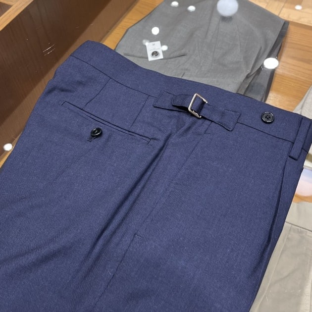 BEAMS F】サイドアジャスターのスラックスが入荷｜ビームス ハウス