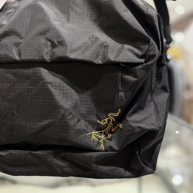 HamOgA ARC'TERYX ボディバッグ ブラック　ビームス別注 アークテリクス】〜心惹かれる機能的バッグ〜｜ビームス 京都｜BEAMS