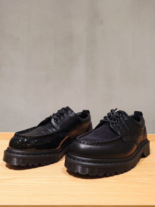 Dr. Martens × BEAMS】別注『LOWELL（ローウェル）』｜ビームス 新潟