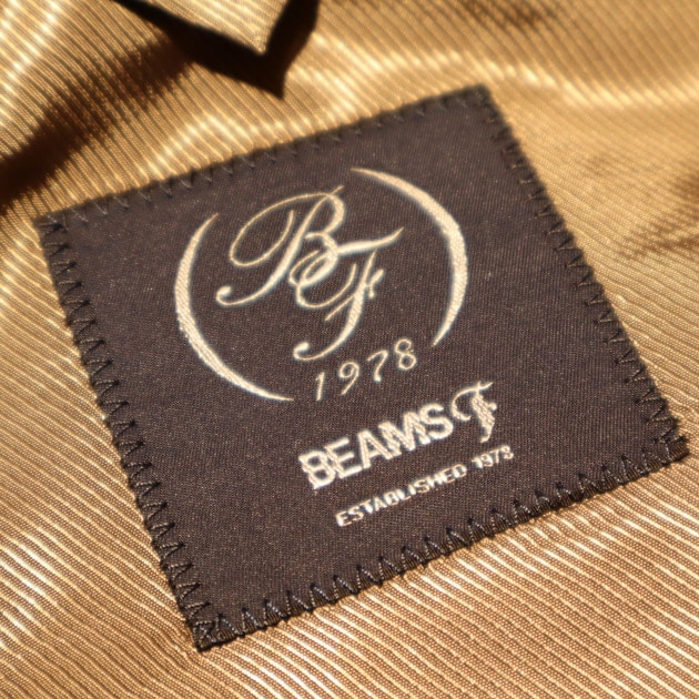 大和田がススメる【このスーツ、角度で色が変わります】BEAMS F
