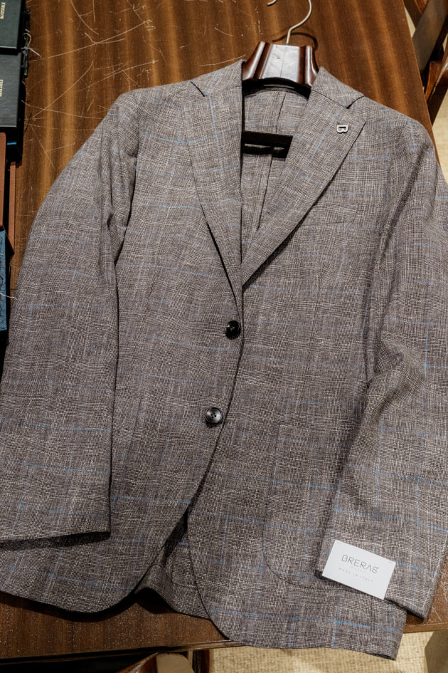 ＜BRERAS（ブレラス）＞軽さと構築美を両立。ミックスファブリックのグレンチェックジャケット