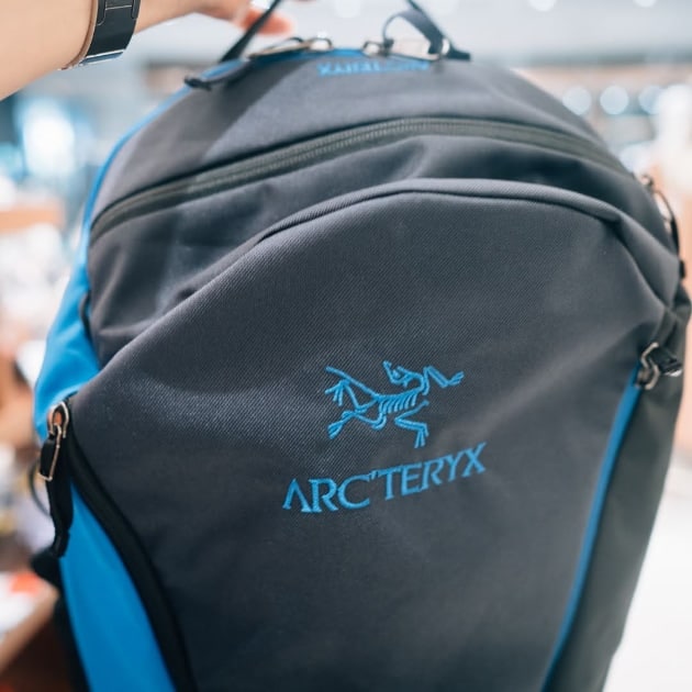 ひな【主に漫画、絵本です！】  Heliad Crossbody ビームス BEAMS BOY（ビームス ボーイ）ARC'TERYX / HELIAD CROSSBODY（バッグ