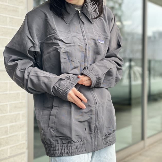 サイズ感レビューあり】梅雨時期まで活躍！〈patagonia〉ライト