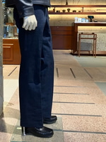 フレアパンツ