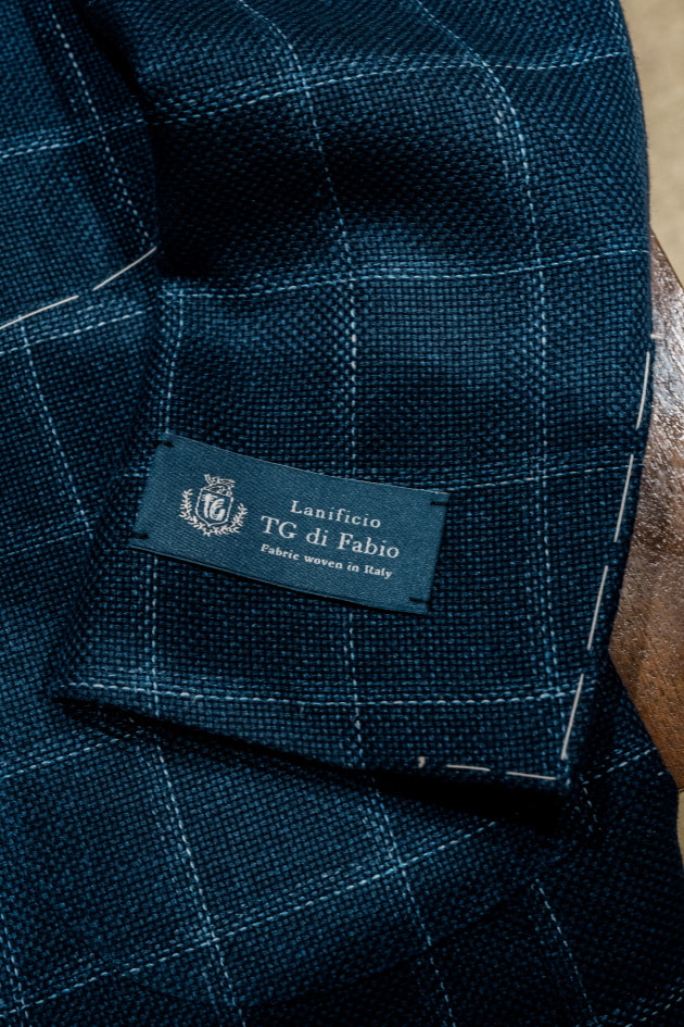 BEAMS F ＞柄で魅せる、でも派手じゃない。軽さと品を備えたウインドウ