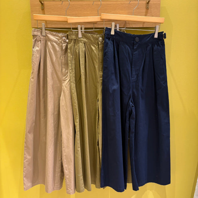 履くだけで美シルエット！BEAMS HEARTの「サイドベルト タックワイド