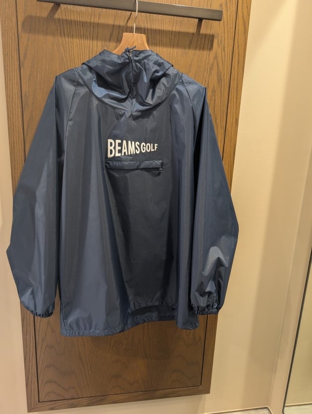 一枚あると便利　〈UNISEX〉撥水パーカーのご紹介