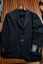 ＜DORMEUIL（ドーメル）＞待望のダークネイビー登場。ディレクター小林に直談判で実現した究極のアンコンジャケット＜Brilla per il gusto＞