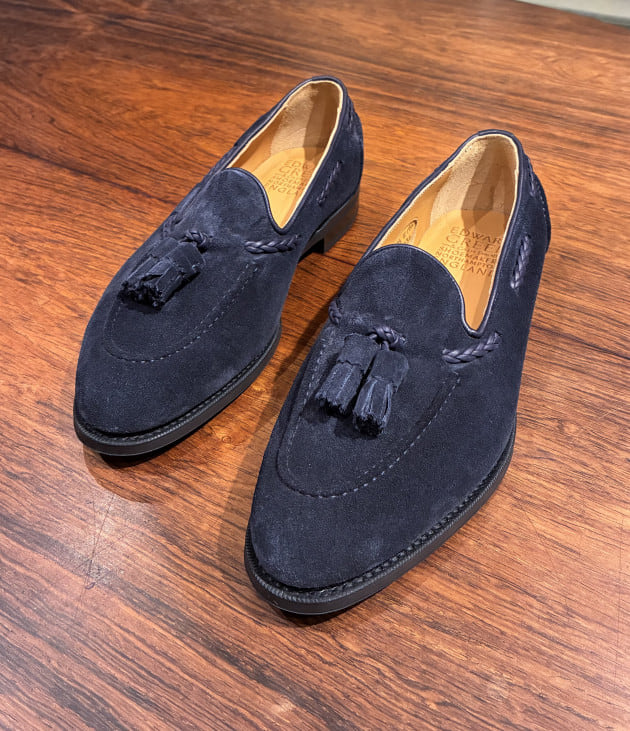 EDWARD GREEN〉当店別注の良いネイビー ローファー入荷しました