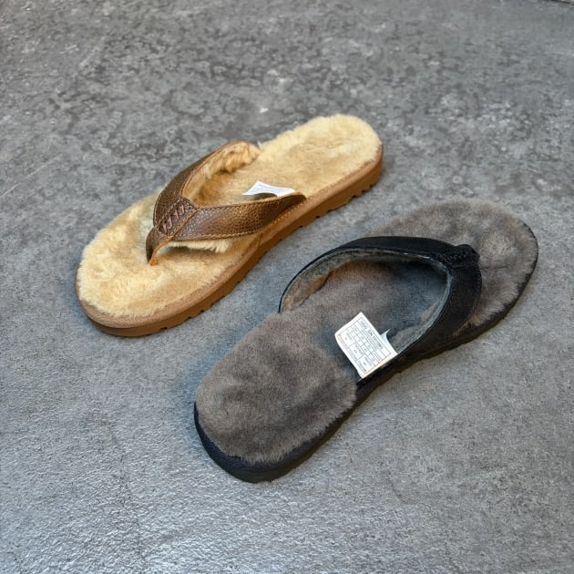 〈UGG®︎（アグ）×Pilgrim Surf+Supply（ピルグリム サーフ+サプライ）〉別注 春夏でも快適に履ける大人のサンダル