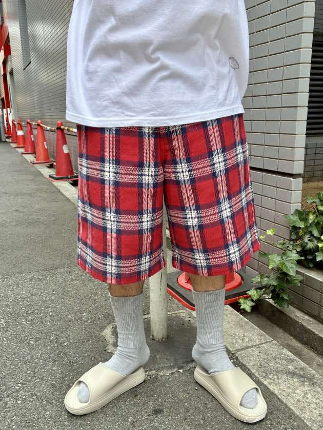 BEAMS別注〉〈Dickies〉チェックショーツを3色履き比べ。夏コーデに“重