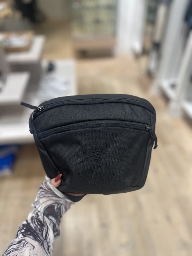 ARC'TERYX BEAMS mantis2 アークテリクス　ボディーバック 2wayで使える万能バッグ！！〕ARC'TERYX / MANTIS 2 Waist Packご紹介