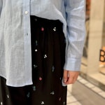 夏に映える大人の花柄パンツ！