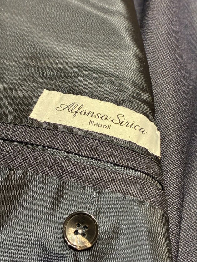 Alfonso Sirica〉ナポリ仕立てと拘り生地が織りなす、新型ダブル