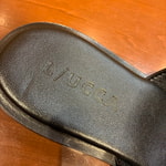 ＜L/UCCA＞レザーサンダル