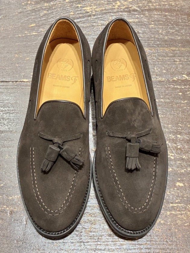 【美品】BEAMS F ビームスエフ スエード タッセルローファー 9.5 BEAMS F〉抜群のコストパフォーマンスを誇る、大人のための名作