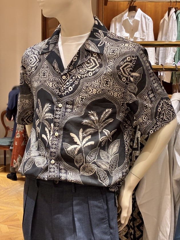 OFFICINA36〉洗練された大人のパームツリー柄シャツは、今シーズンから