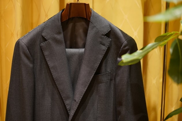 Brilla per il gusto＞Hey! New suit's here! （新作スーツが来たよ
