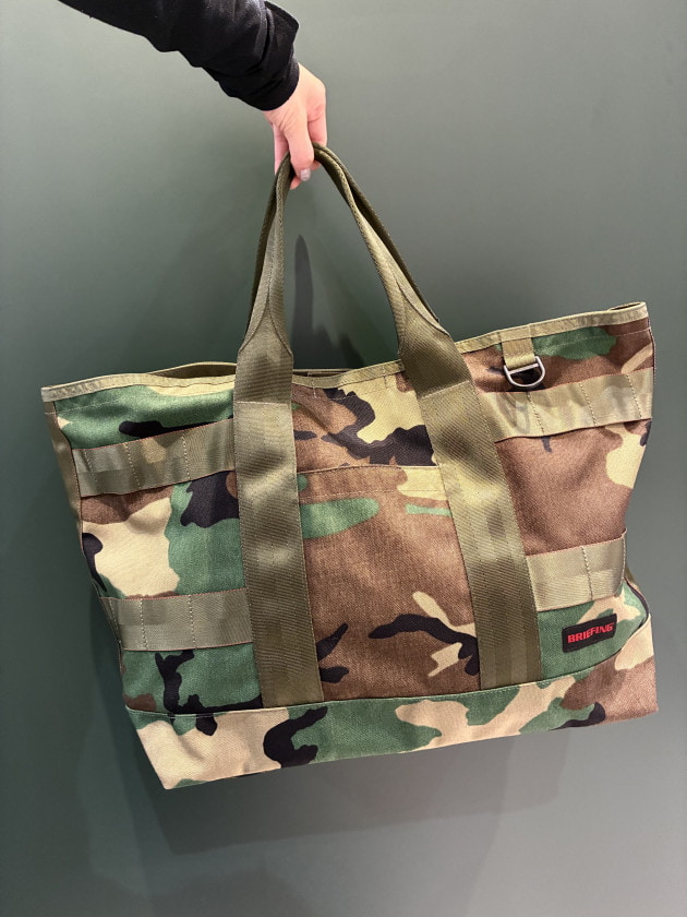 8年振りの復活【BEAMS GOLF】〈BRIEFING〉別注「WOODLAND CAMOUFLAGE