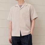 夏は、風をまとう。大人のオープンカラーシャツスタイル。