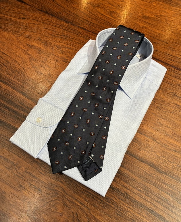 新入荷〈FRANCO BASSI〉ジャカード 小紋柄 ネクタイのご紹介です