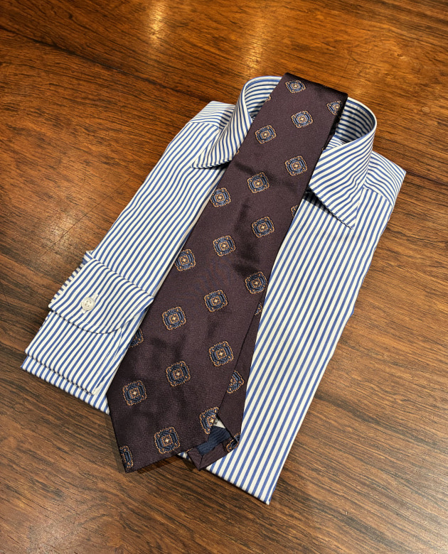 新入荷〈FRANCO BASSI〉ジャカード 小紋柄 ネクタイのご紹介です