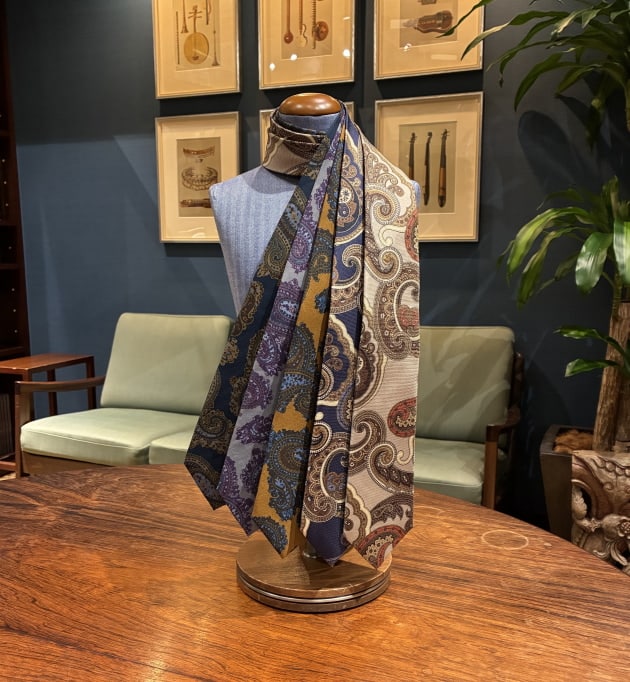 新入荷〈FRANCO BASSI〉プリント ペイズリー柄 ネクタイのご紹介です