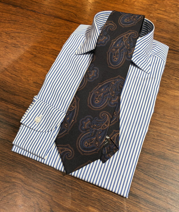 【新品】Holliday & Brown／ペイズリープリントタイ／グレー 新入荷〈Holliday & Brown〉プリント ペイズリー柄 ネクタイのご紹介