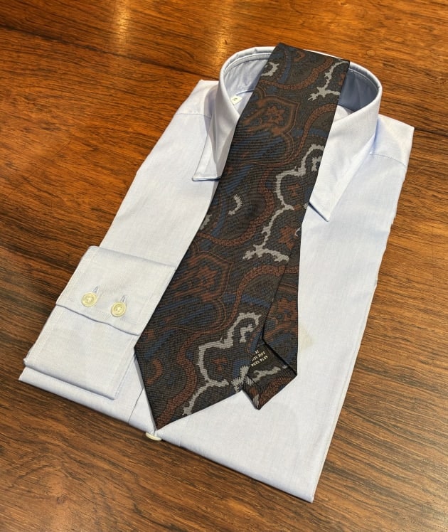 【新品】Holliday & Brown／ペイズリープリントタイ／グレー 新入荷〈Holliday & Brown〉プリント ペイズリー柄 ネクタイのご紹介