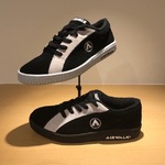 巷で話題のスニーカー