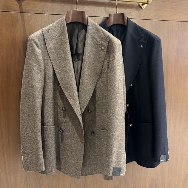 TAGLIATORE　ダブルブレストジャケット TAGLIATORE(タリアトーレ)】ウールカルゼ ダブルブレストジャケット