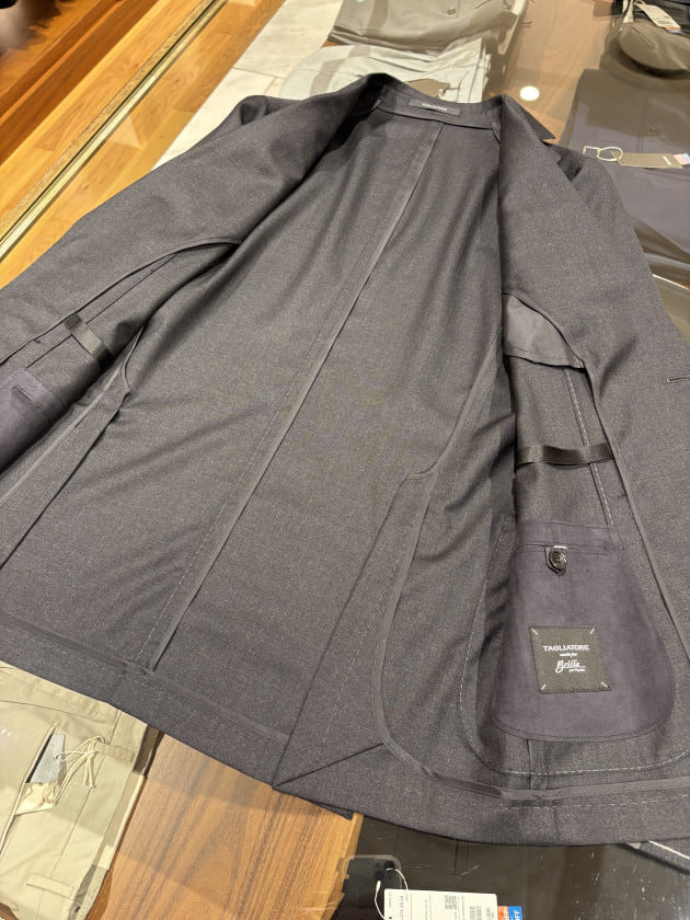 新入荷】＜TAGLIATORE（タリアトーレ）＞セットアップSUITS｜ビームス
