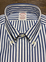 〈Brooks Brothers〉ヴィンテージのディテールを踏襲した、こだわりの別注ボタンダウンシャツを。