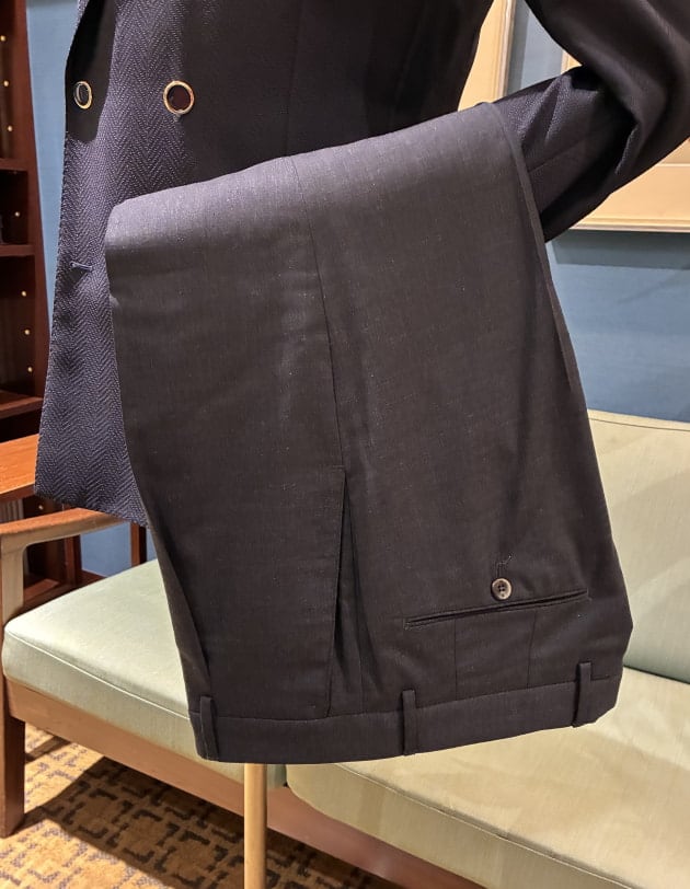 新入荷〈LARDINI〉ネイビーブレザーのご紹介です。｜ビームス ハウス