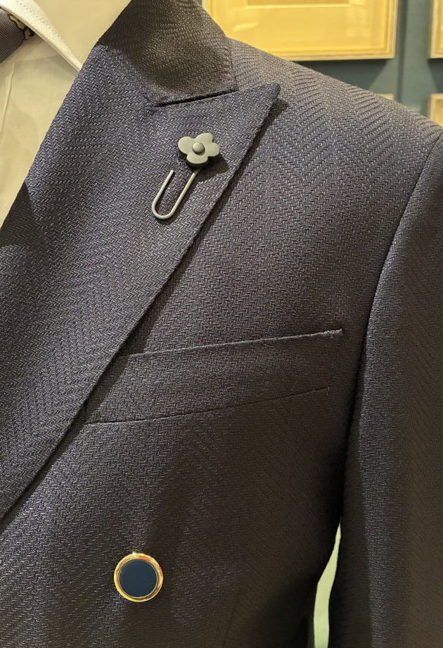 美品　LARDINI ネイビー リブ編み ブレザー 新入荷〈LARDINI〉ネイビーブレザーのご紹介です。｜ビームス ハウス