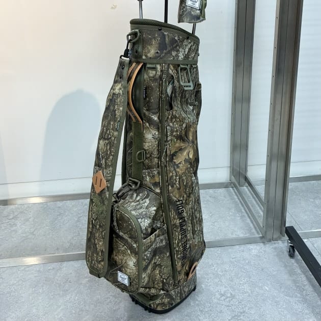 迷彩リュック　ツリーカモ always 缶バッジつきstarteam 国内BEAMS GOLF限定】ハーシェルサプライのリアルツリーカモが登場